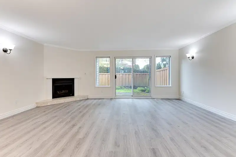 10 12331 PHOENIX DRIVE - photo 4 of 40