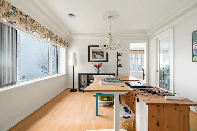 5698 CLINTON STREET - photo 4 of 24