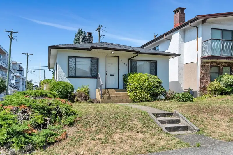 7965 ONTARIO STREET - photo 3 of 25