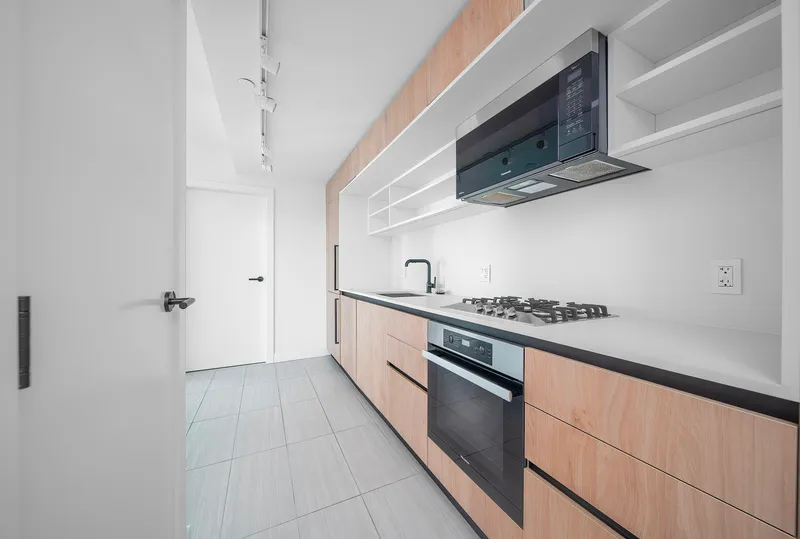 1009 5058 JOYCE STREET - photo 3 of 25