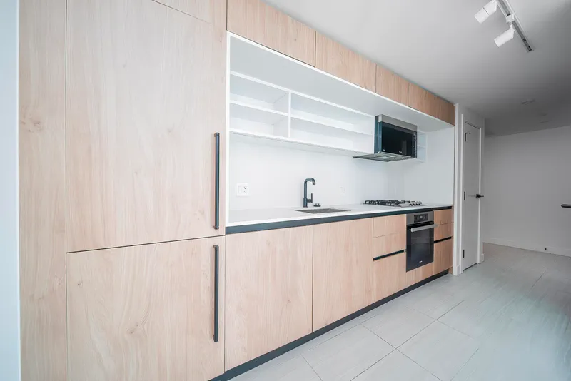 1009 5058 JOYCE STREET - photo 4 of 25