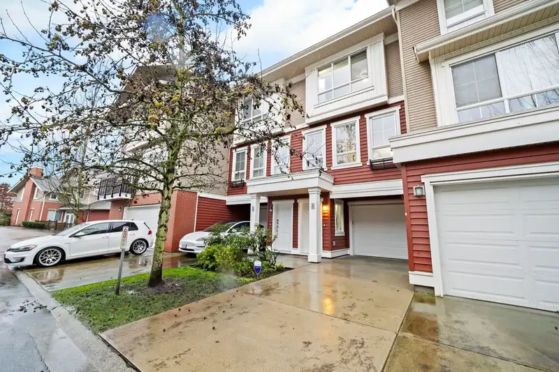 27 19505 68A AVENUE - photo 1 of 32