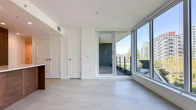 804 5629 BIRNEY AVENUE - photo 1 of 25