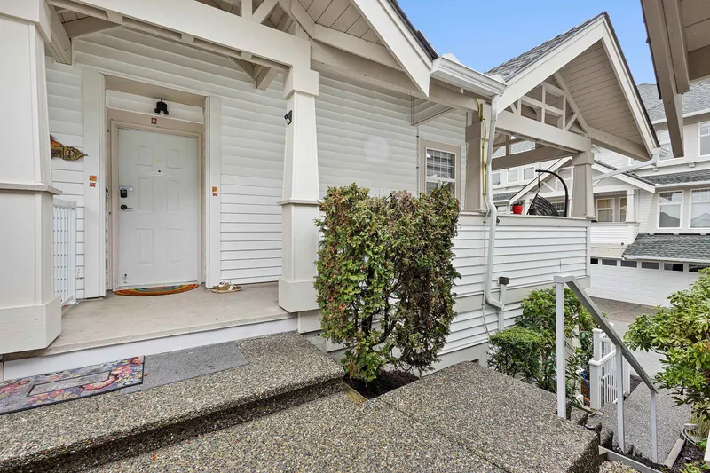 54 15037 58 AVENUE - photo 4 of 25