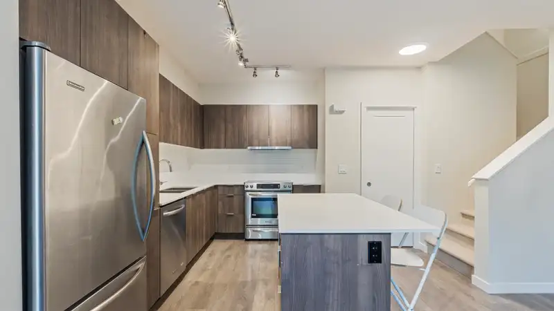 8 3728 THURSTON STREET - photo 1 of 21