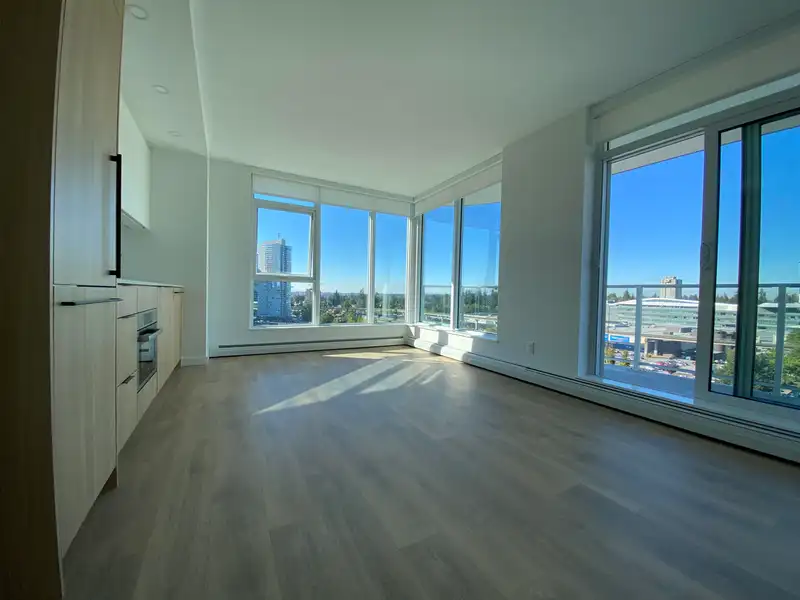 1208 13685 102 AVENUE - photo 2 of 13