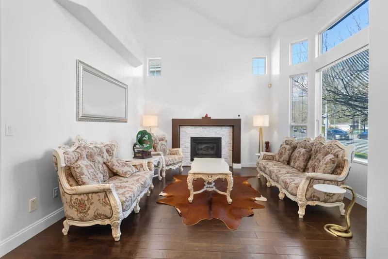 1288 RIVERSIDE DRIVE - photo 4 of 25