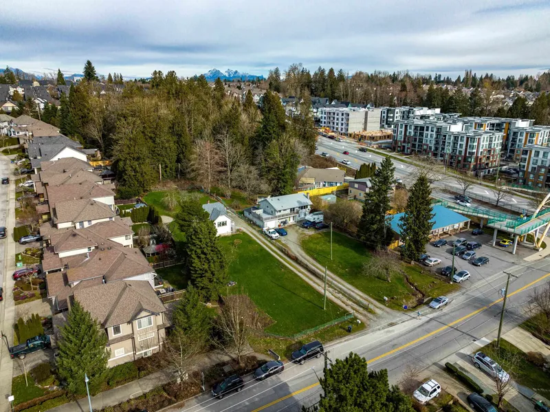 19957 68 AVENUE - photo 4 of 15