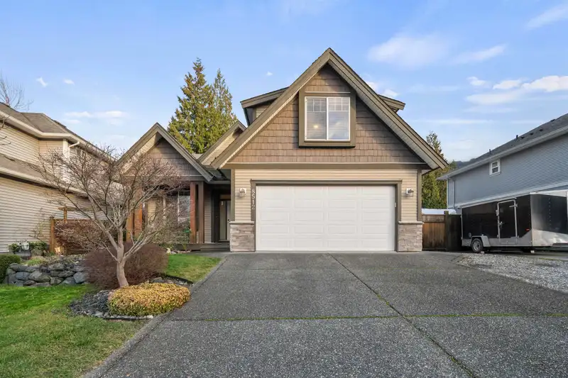 8512 BRADSHAW PLACE - photo 1 of 40
