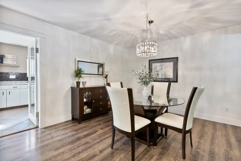 2 19252 119 AVENUE - photo 4 of 36