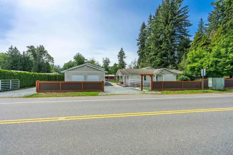 23618 48 AVENUE - photo 1 of 40