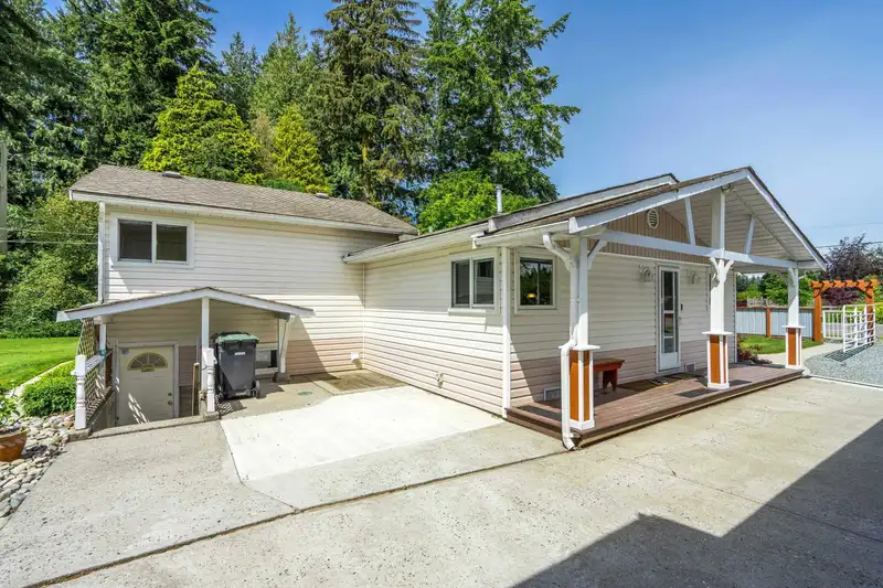 23618 48 AVENUE - photo 3 of 40