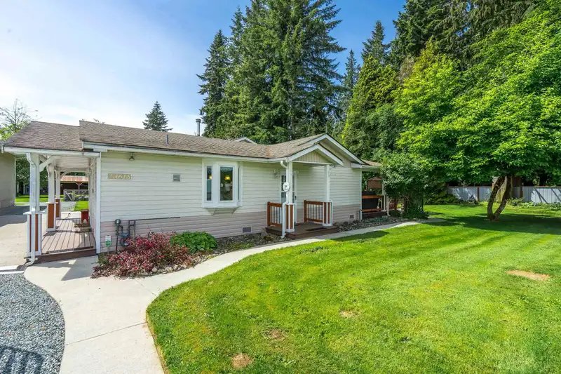 23618 48 AVENUE - photo 4 of 40