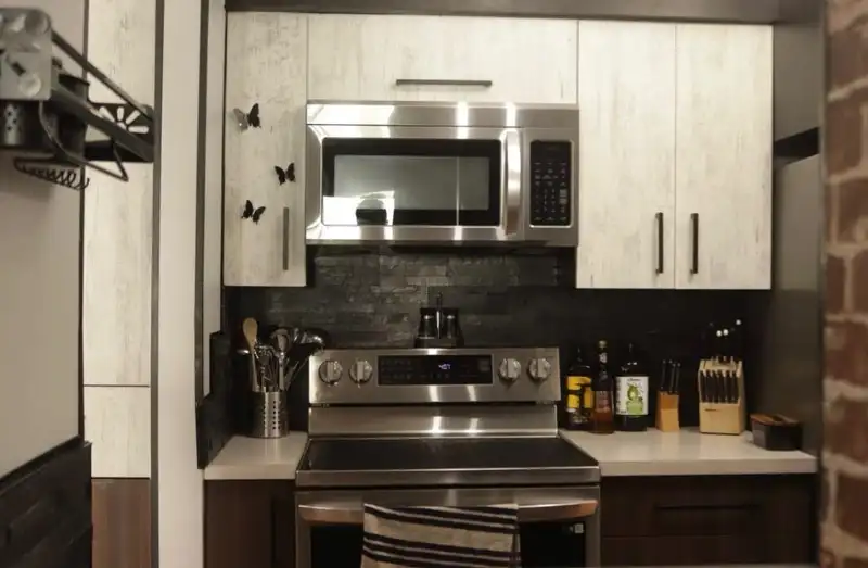 302 385 GINGER DRIVE - photo 3 of 21