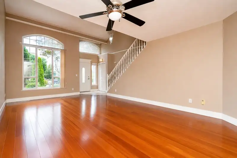 15445 109A AVENUE - photo 4 of 33
