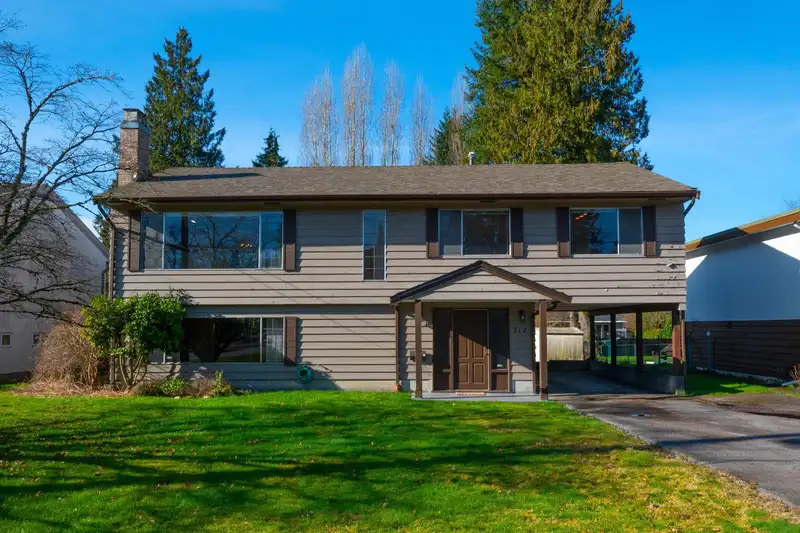 712 MACINTOSH STREET - photo 1 of 40