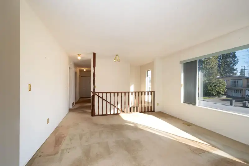 712 MACINTOSH STREET - photo 3 of 40