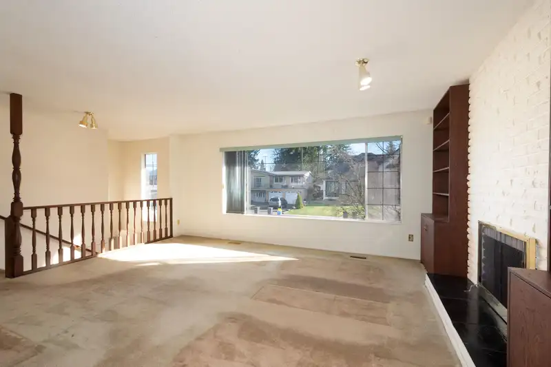 712 MACINTOSH STREET - photo 4 of 40