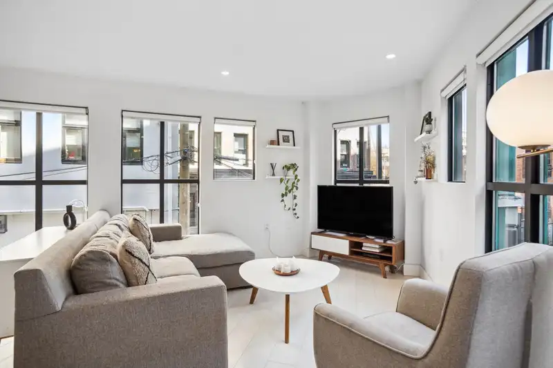 4 9 E CORDOVA STREET - photo 1 of 14