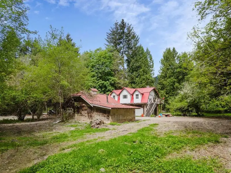 1575 BURTON ROAD - photo 4 of 17
