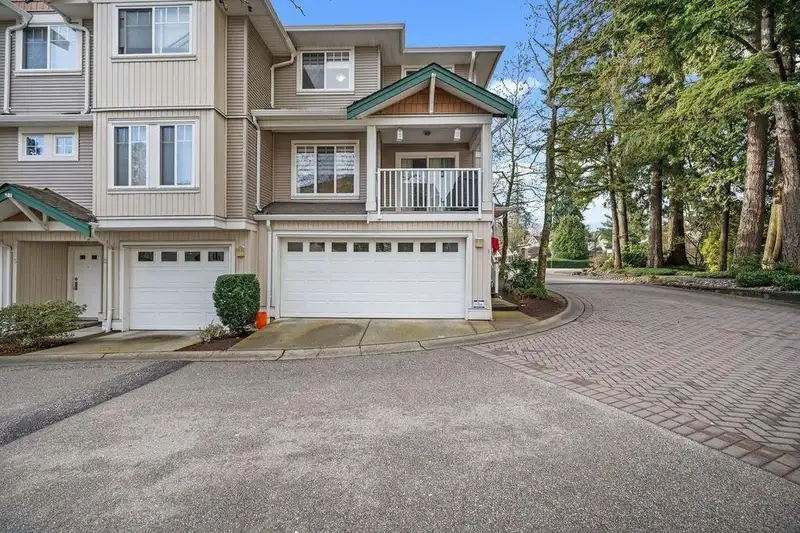 1 12711 64 AVENUE - photo 4 of 31
