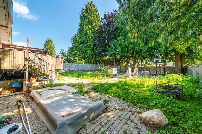 11726 94A AVENUE - photo 3 of 6