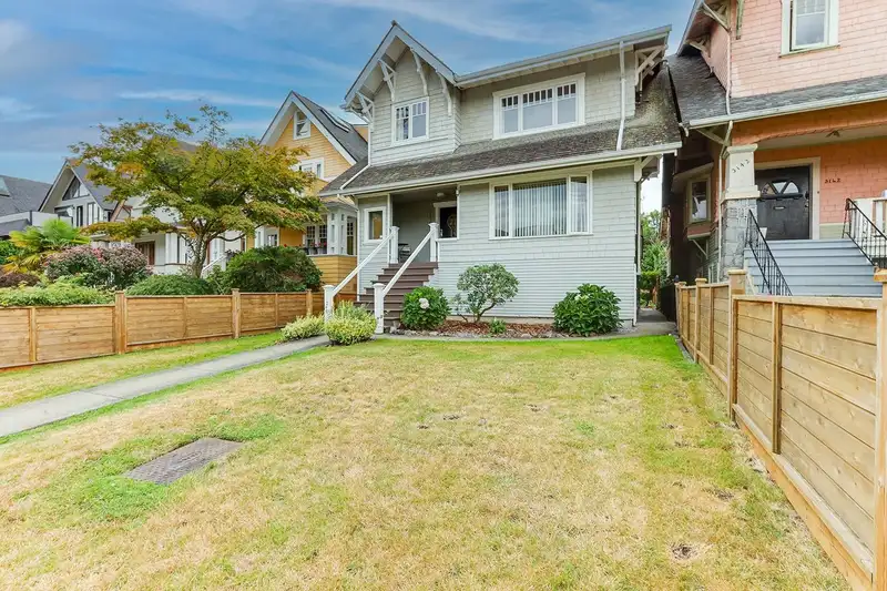 3136 W 2ND AVENUE - photo 3 of 38