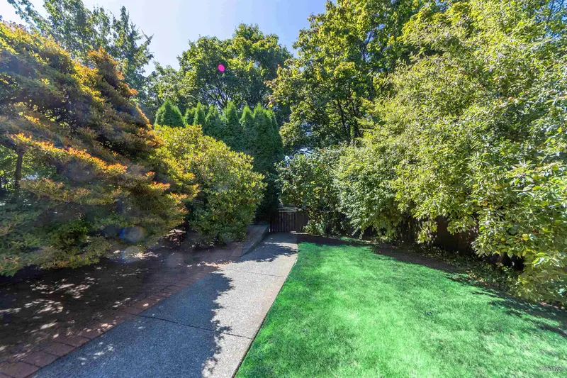 2141 W 47 AVENUE - photo 3 of 7