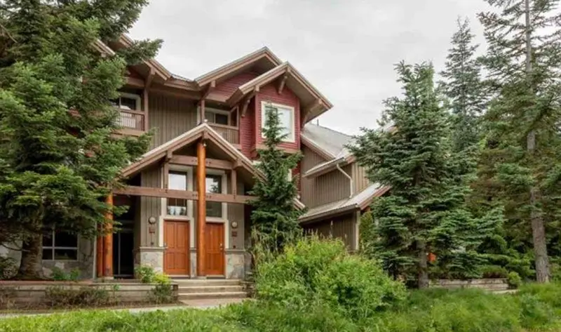 15 4385 NORTHLANDS BOULEVARD - photo 2 of 14