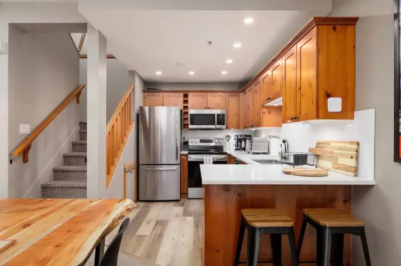 15 4385 NORTHLANDS BOULEVARD - photo 4 of 14