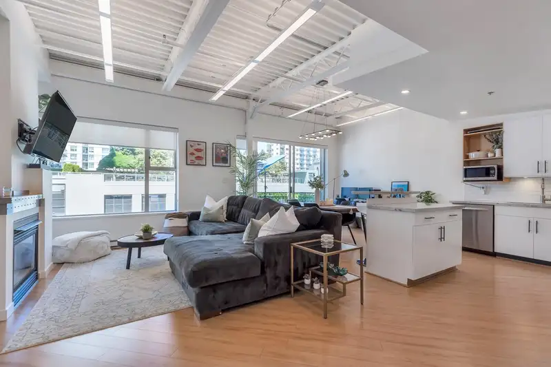 511 549 COLUMBIA STREET - photo 3 of 23