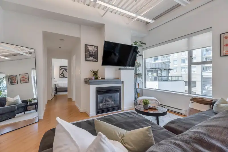 511 549 COLUMBIA STREET - photo 4 of 23