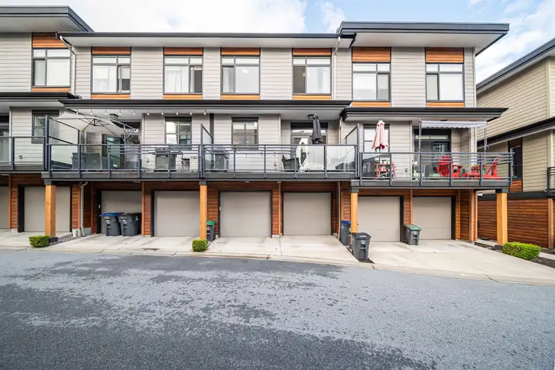 220 16488 64 AVENUE - photo 1 of 40