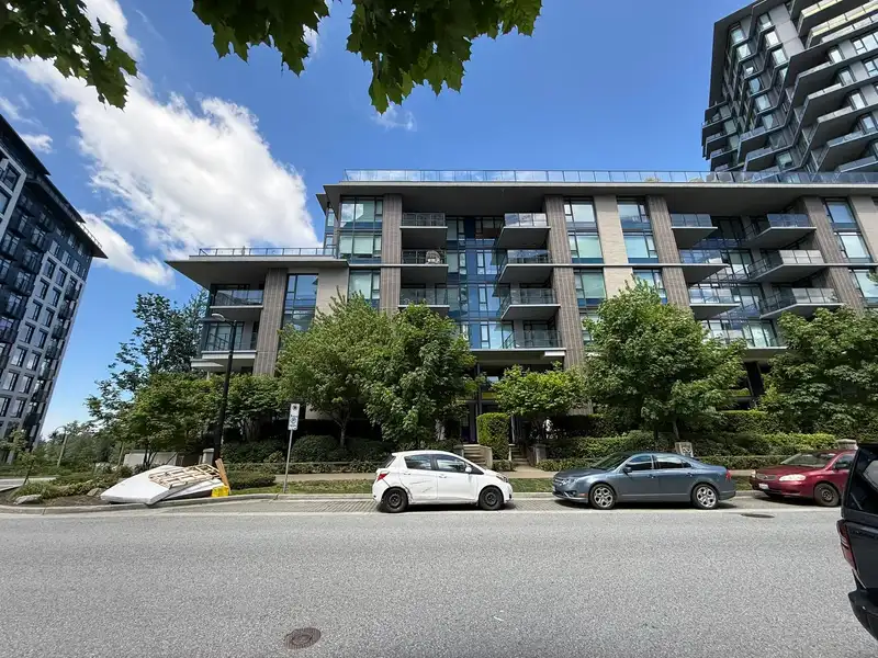 313 8850 UNIVERSITY CRESCENT - photo 2 of 25