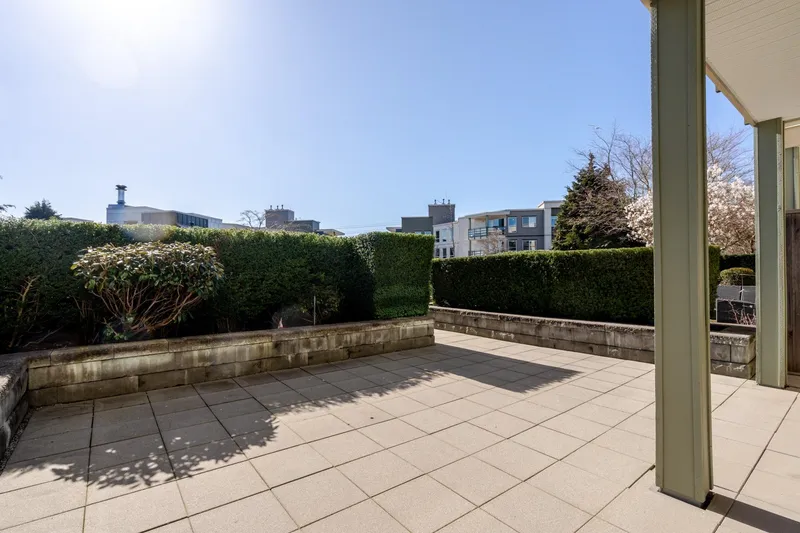 203 15850 26 AVENUE - photo 2 of 25