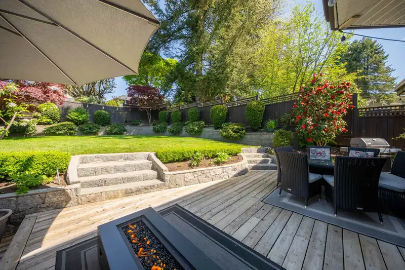228 W KINGS ROAD - photo 1 of 40