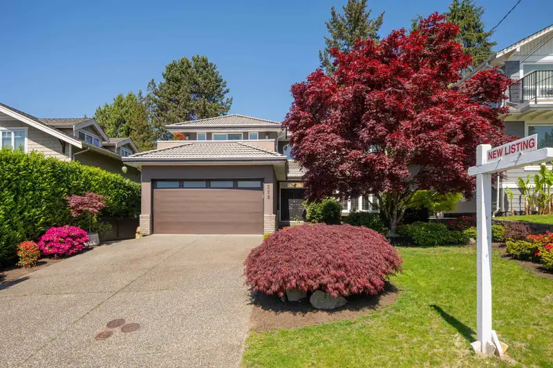 228 W KINGS ROAD - photo 2 of 40