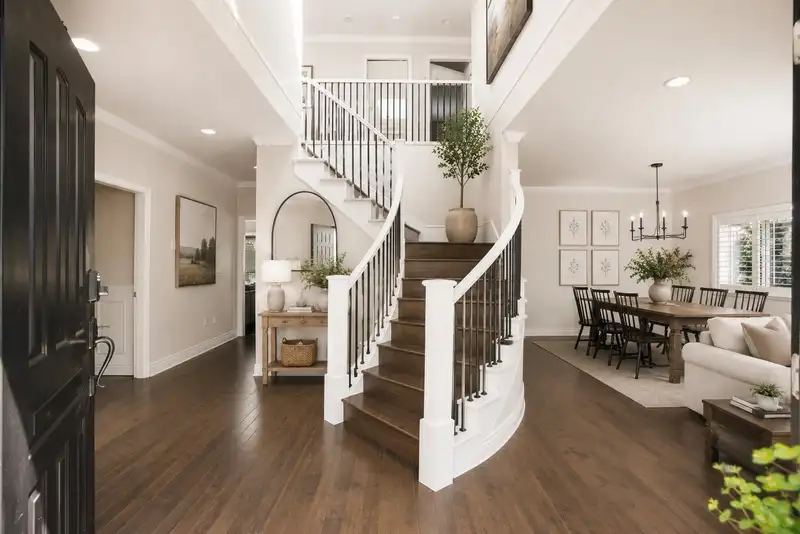 228 W KINGS ROAD - photo 4 of 40