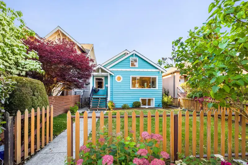 3311 W 8TH AVENUE - photo 2 of 40