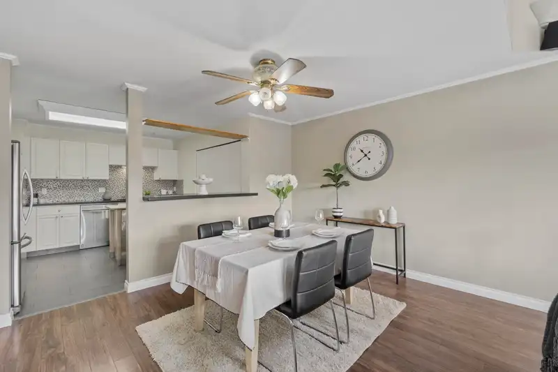 3 RIALTO COURT - photo 3 of 26