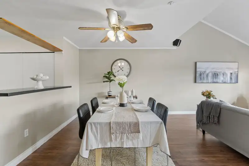 3 RIALTO COURT - photo 4 of 26