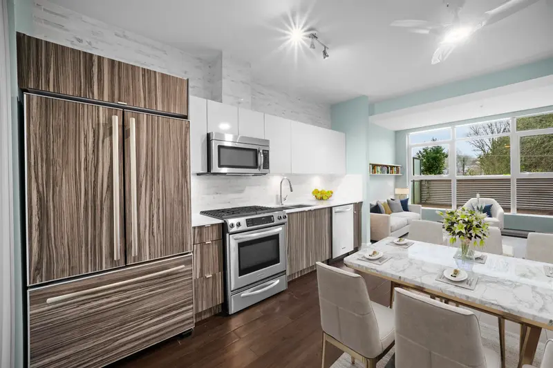 208 2250 COMMERCIAL DRIVE - photo 2 of 25