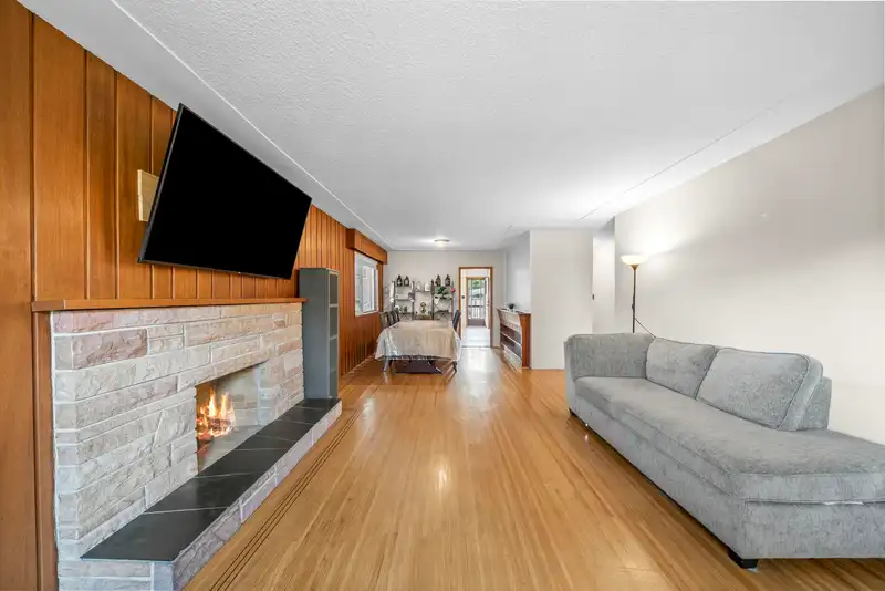 2634 PARKER STREET - photo 2 of 40