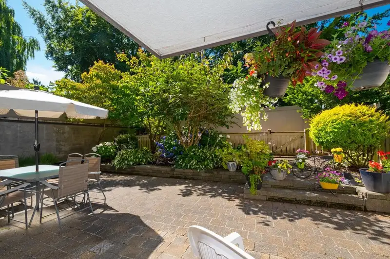 105 2320 TRINITY STREET - photo 2 of 38