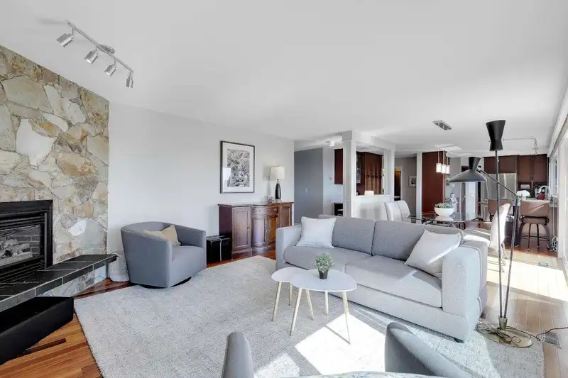 13242 14A AVENUE - photo 3 of 39