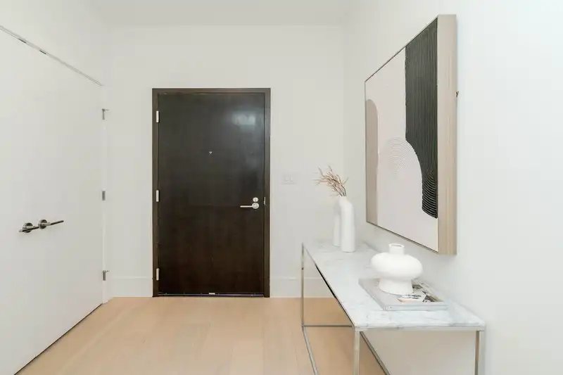 406 1500 MARTIN STREET - photo 2 of 36
