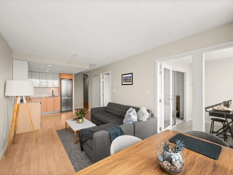 714 445 W 2ND AVENUE - photo 1 of 40
