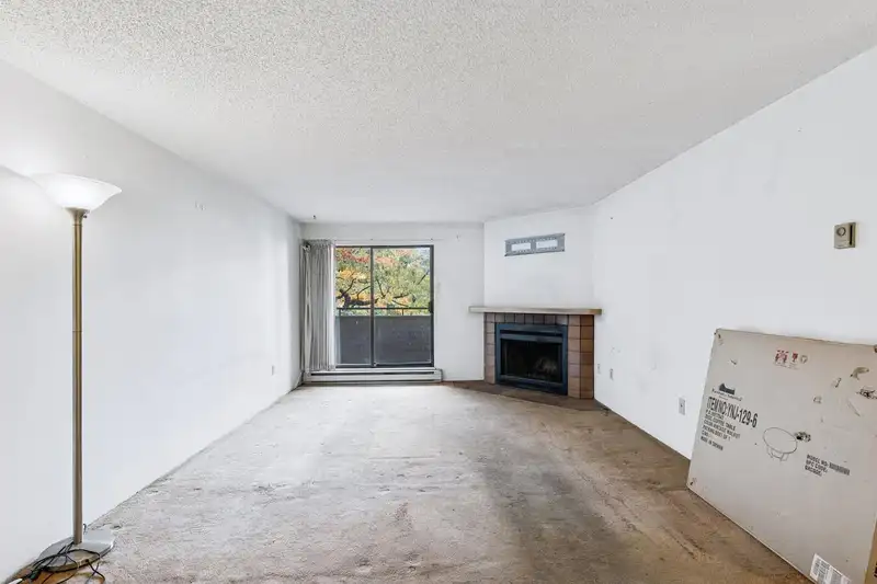 254 7293 MOFFATT ROAD - photo 4 of 23