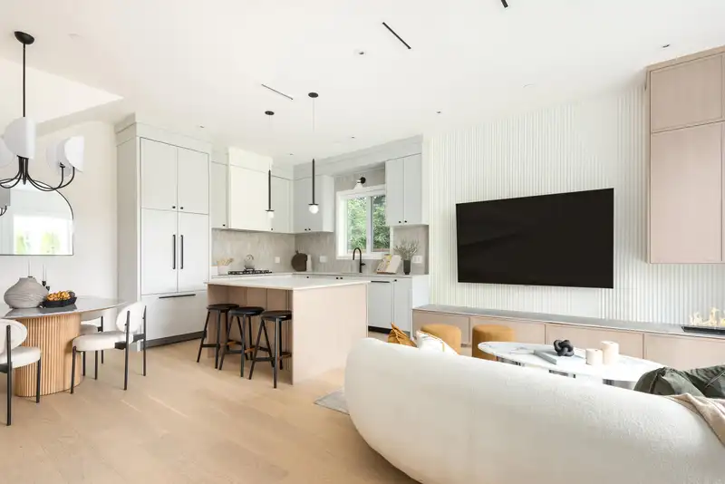 1 5807 PRINCE EDWARD STREET - photo 3 of 23
