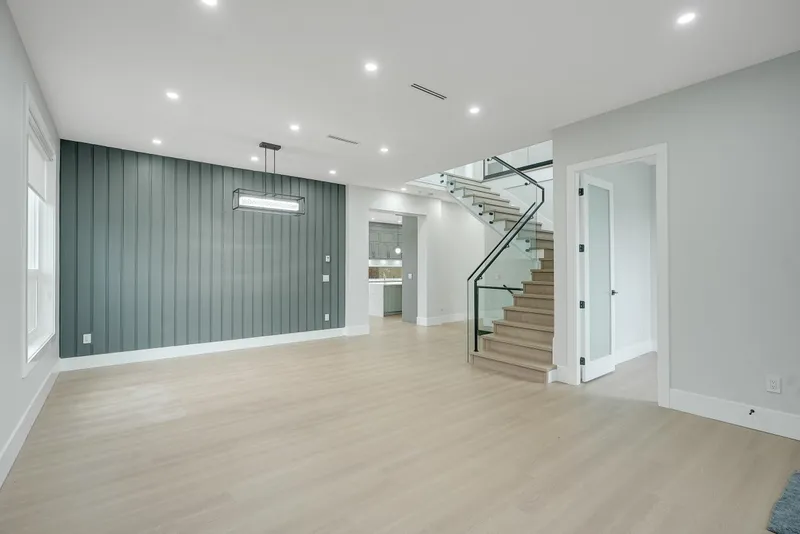 17246 59 AVENUE - photo 3 of 25